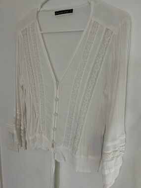 Abercrombie & Fitch Cream Lace-Trim V-Neck Button Front Blouse